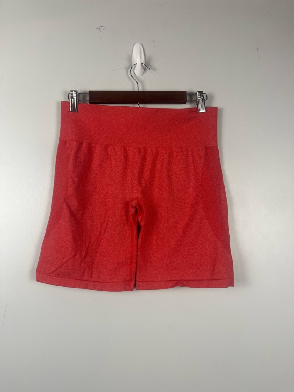 NVGTN Candy Apple Mid Rise Contour Seamless Shorts SIZE XL